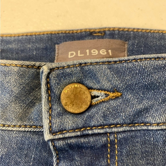 DL1961 Mara Ankle Jean - Picture 11 of 13